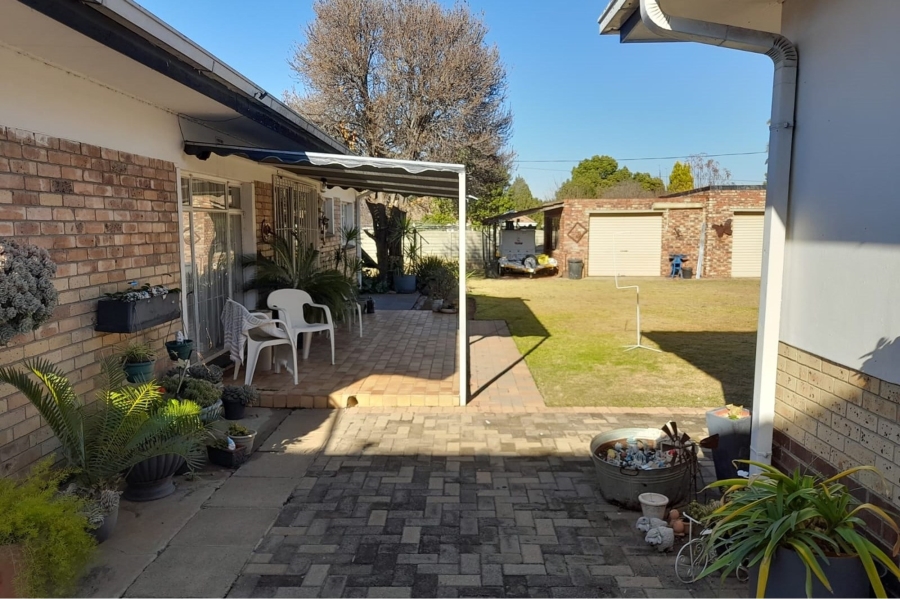 3 Bedroom Property for Sale in Flimieda North West